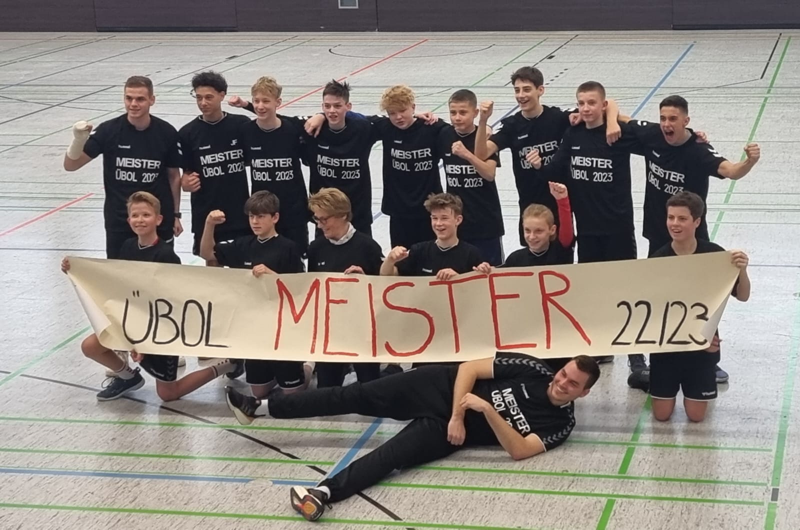 Read more about the article Männliche C-Jugend krönt nochmals den ÜBOL-Meistertitel